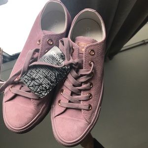 Limited edition pink converse NWT